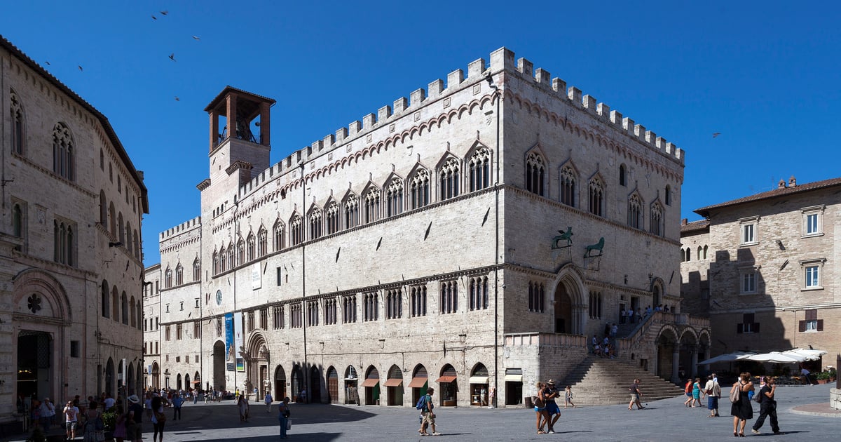 Historic palaces in the center: essential map